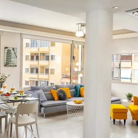 Mackenzie Beachfront Eftyhia 아파트 *