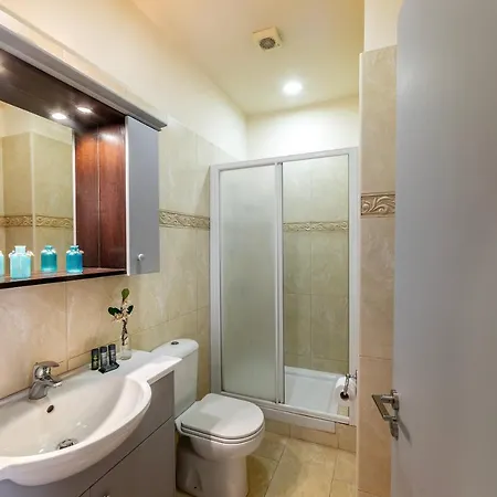 Mackenzie Beachfront Eftyhia *