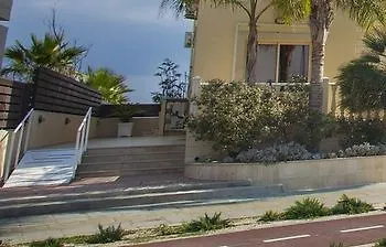 Mackenzie Beachfront Eftyhia Apartament