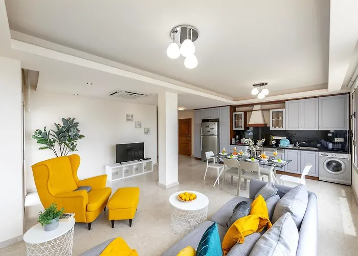 Mackenzie Beachfront Eftyhia Apartman *