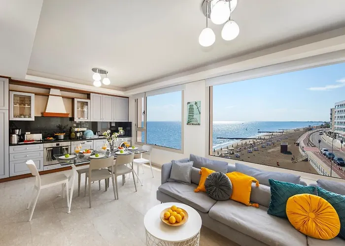 Mackenzie Beachfront Eftyhia *